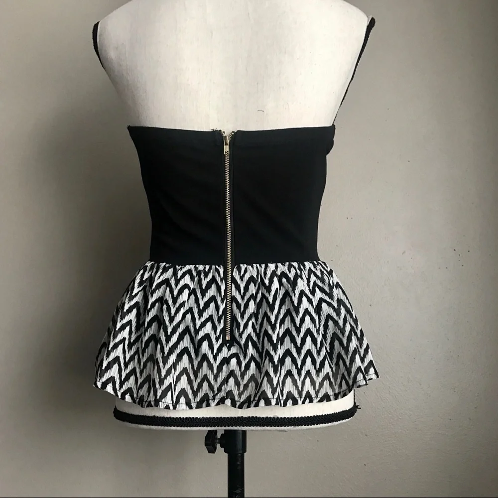 [CR] Black Strapless Peplum Top